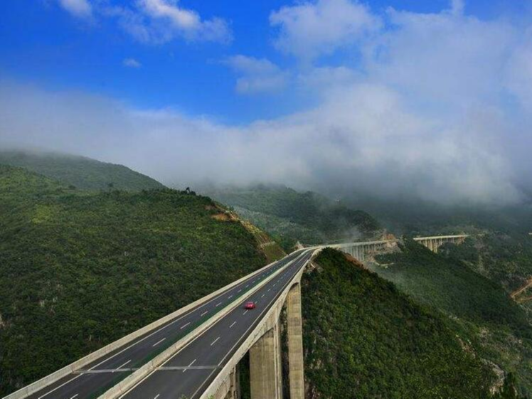 近日,贵州即将迎来一条新高速,贵州省交通厅批复了纳赫高速项目,标志