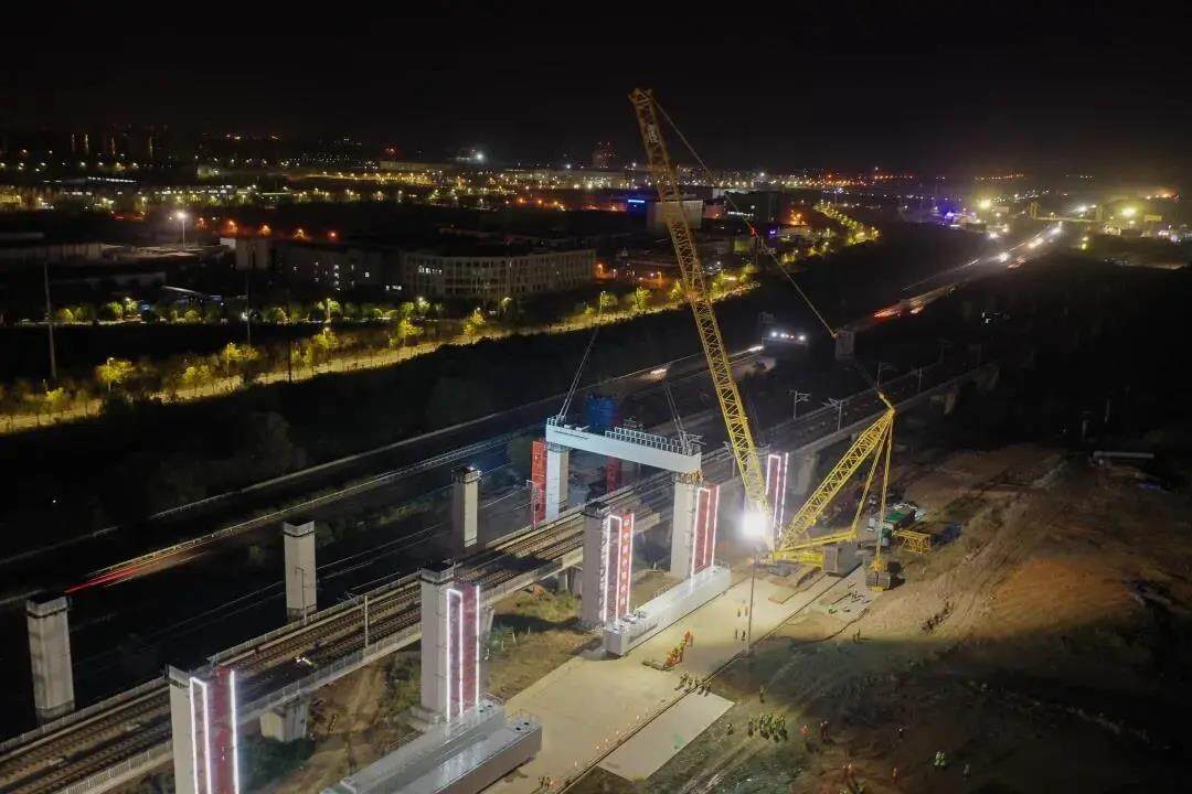 XCMG Cranes Successfully Crossed Nanjing Hangzhou High Speed Rail Seetao