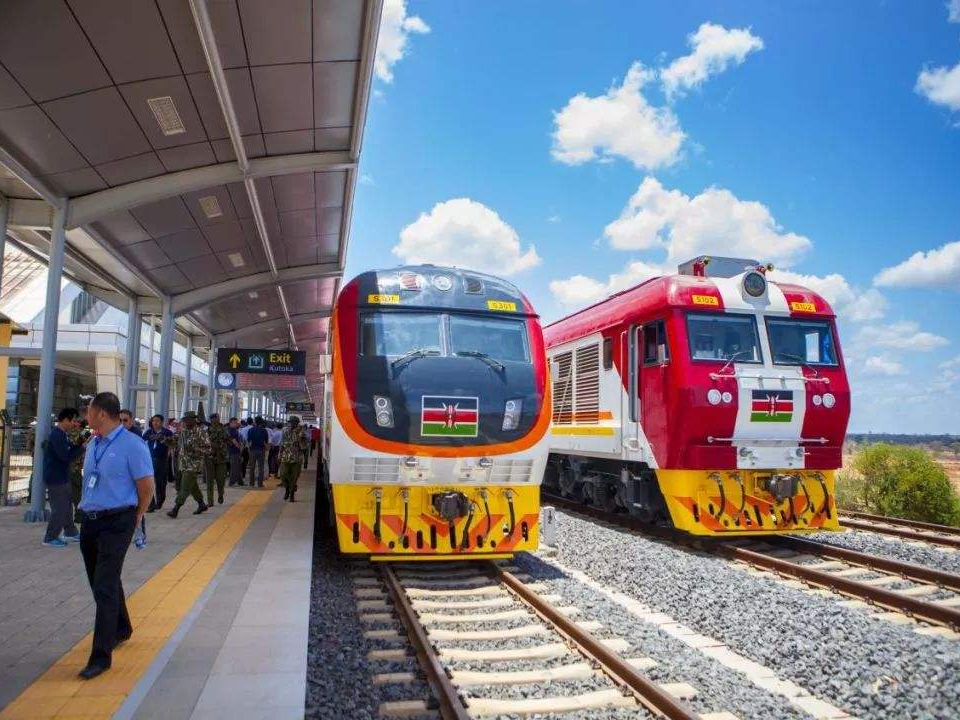 巴基斯坦首条轻轨线路正式完工并试车预计2020年运营通车