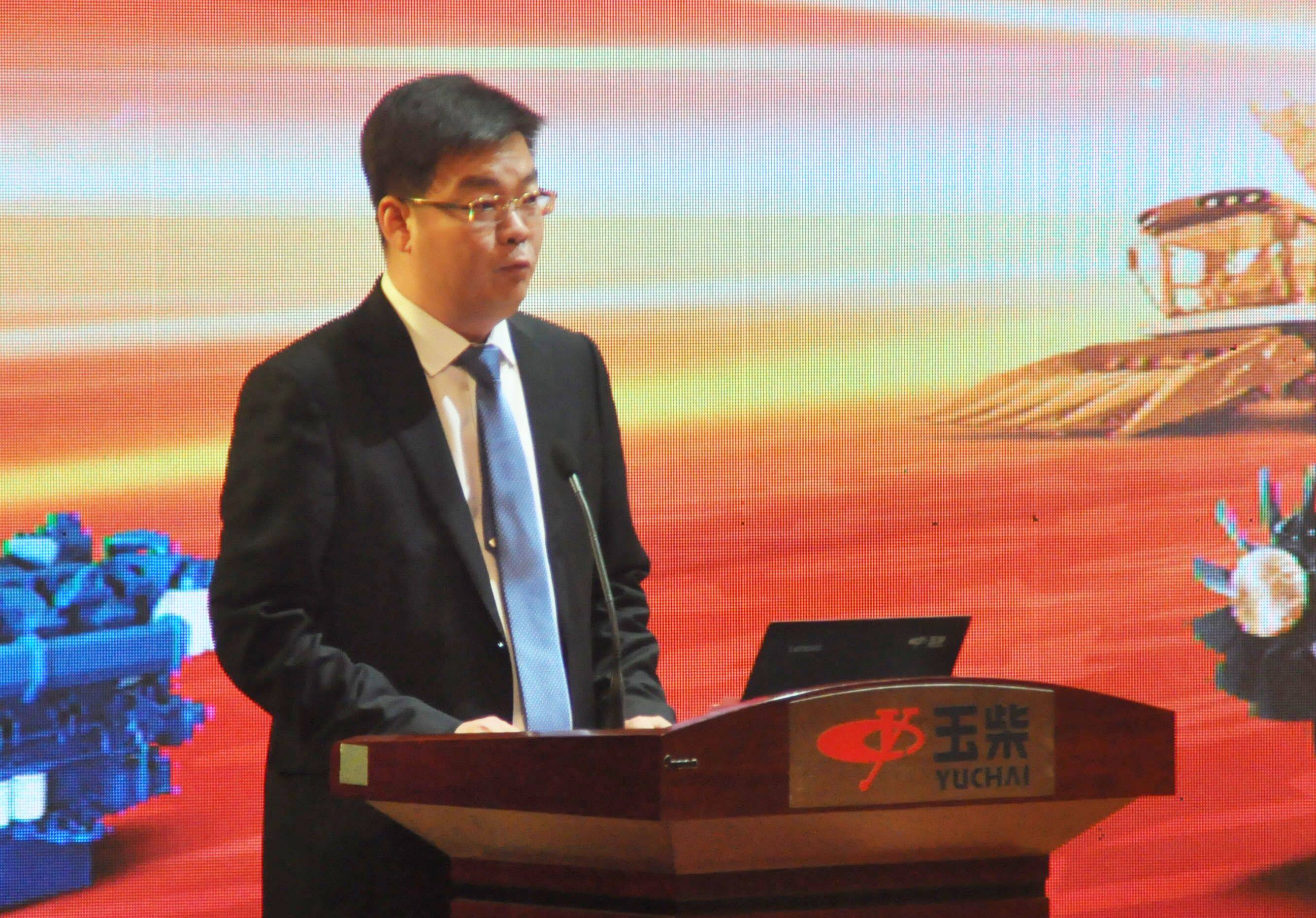 玉柴股份副总裁 王利民而后,玉柴工程研究院院长林铁坚对玉柴国六产品