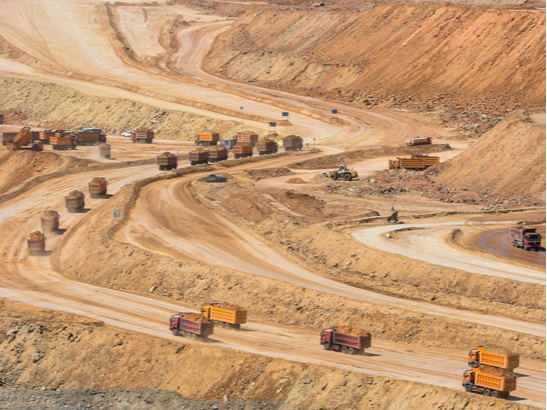 内蒙古准格尔露天煤田黑岱沟矿区露天煤矿生产忙