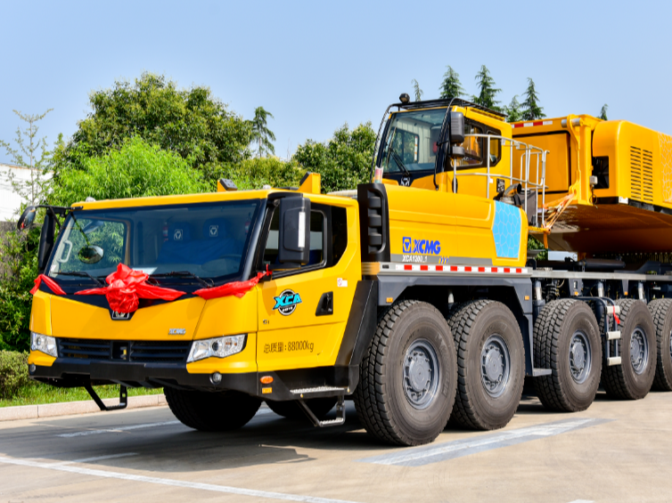 阅读本文预计需3 分钟近日,一台最新下线的徐工xca1200_Ⅰ全地面起重