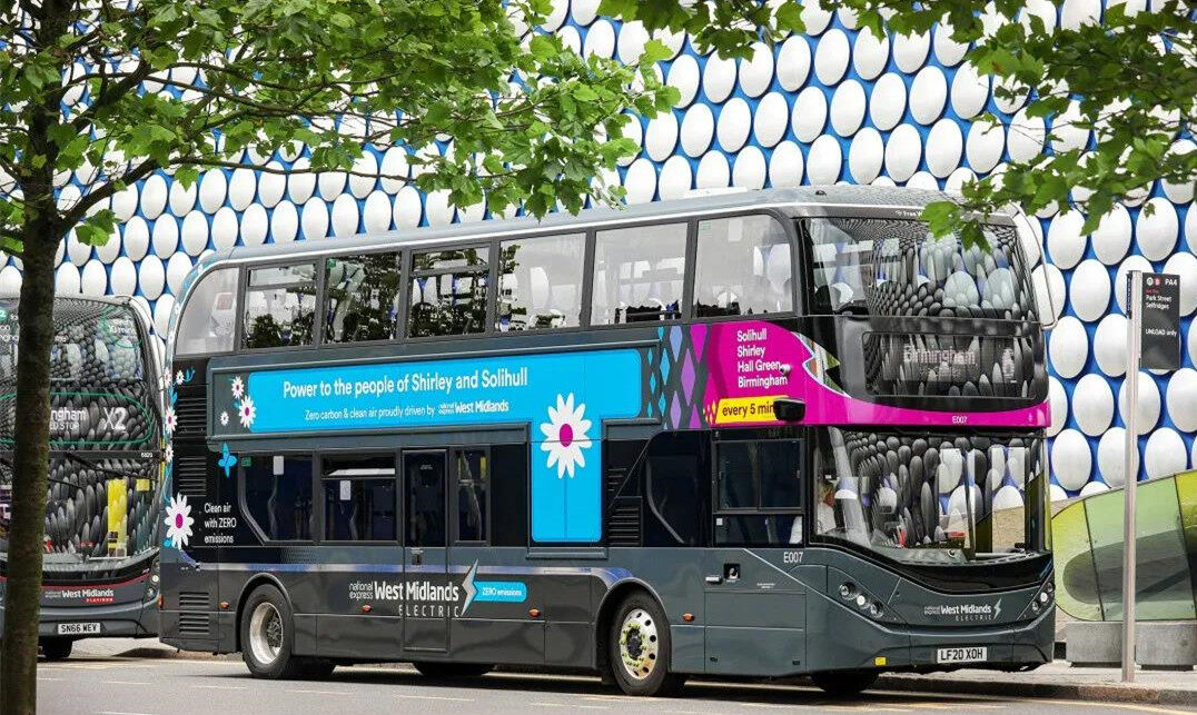 比亚迪纯电动双层大巴足迹再添英国两城--见道网