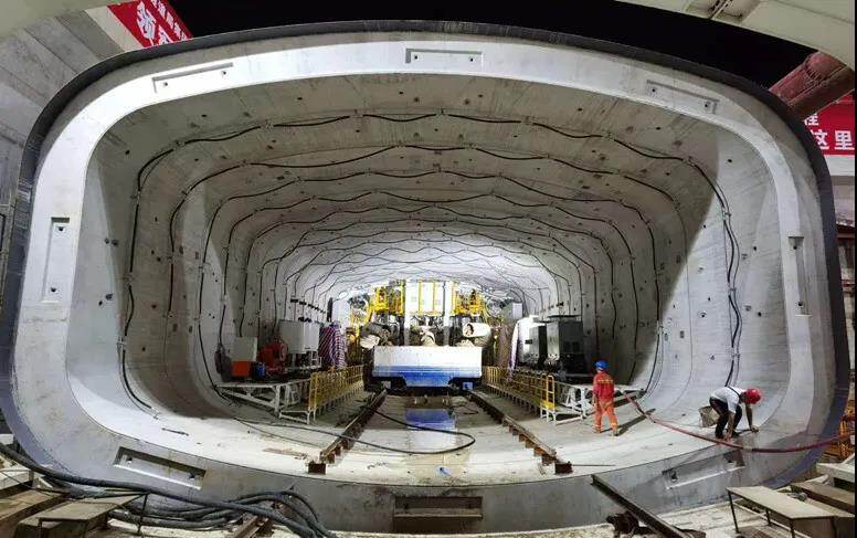 The world's largest rectangular shield machine Nanhu successfully ...