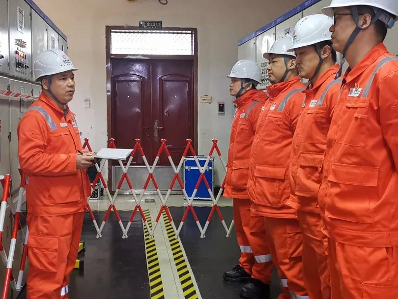 Pipe network people are on a journey of electrical spring inspection ...