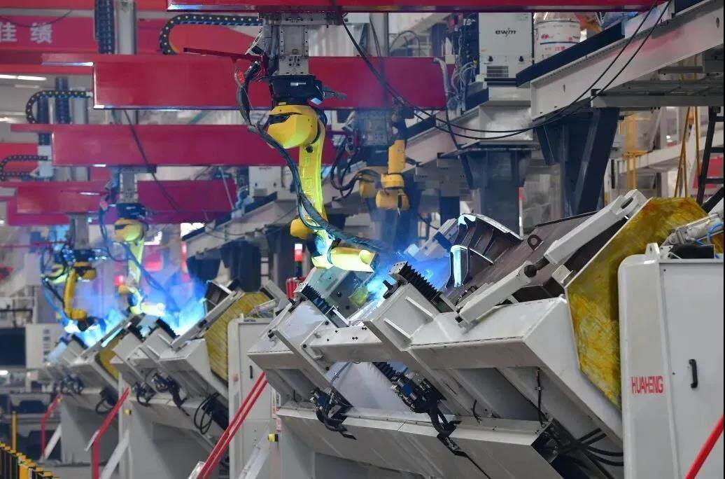 SANY lights up the first "lighthouse factory" in the port machinery