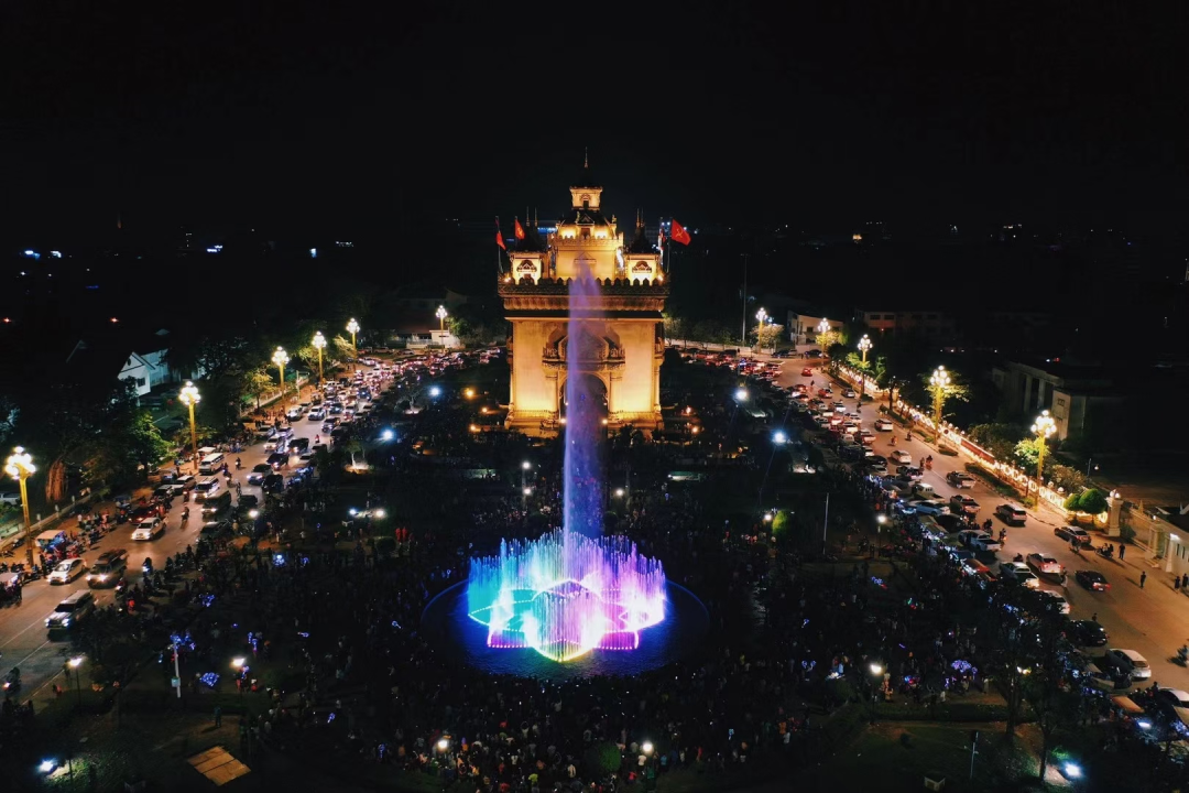 对万象市中心城区7条道路的照明设施进行改建,以及实施覆盖市区附近30