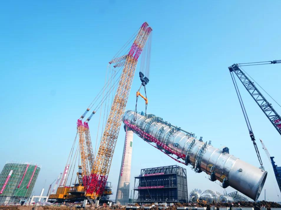 Xuzhou construction. Транспортно установочный агрегат космодром Восточный. АГПЗ Амурский газоперерабатывающий завод. Холодный блок Амурский ГПЗ. Сибур кран.