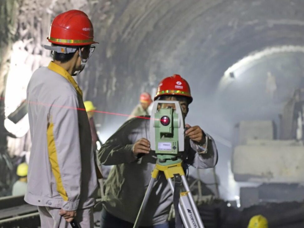 水电十四局承建的斯里兰卡KMTC项目隧洞混凝土施工拉开序幕