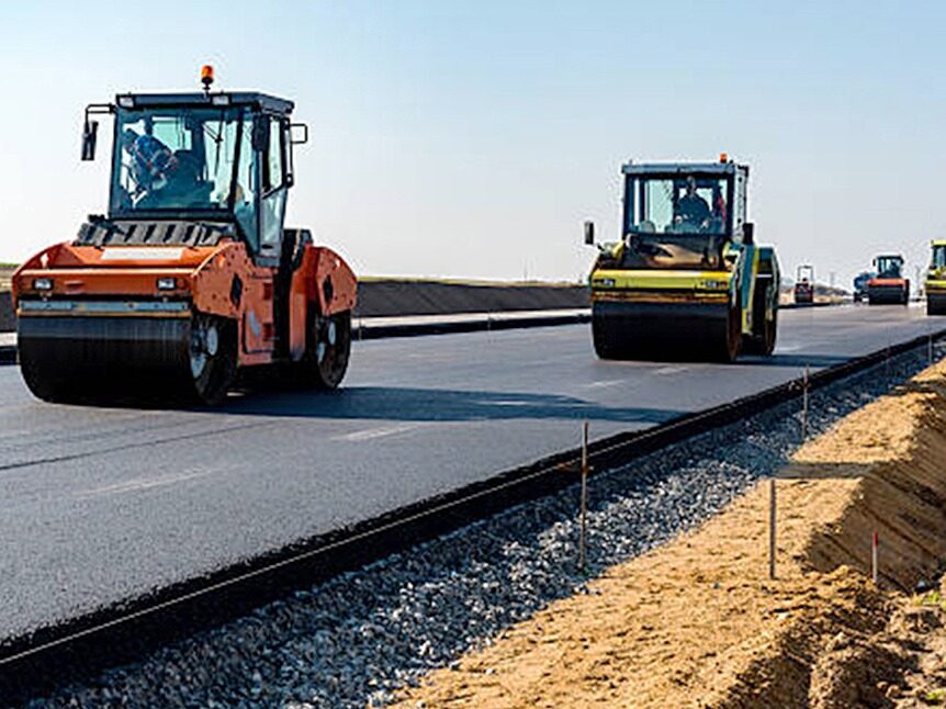 路线全长65.473km，采用双向六车道高速公路标准建设，设计速度为120公里/小时，路基宽度为34.5米