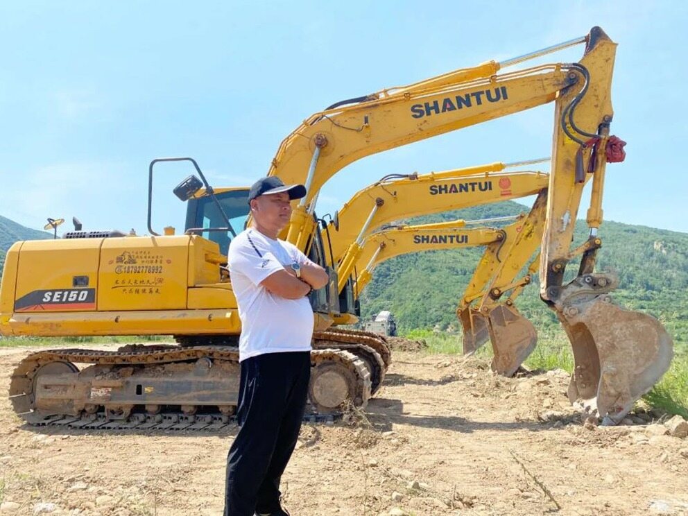 西安山推用户顾老板:给力的山推挖掘机铺平我工程机械创业之路