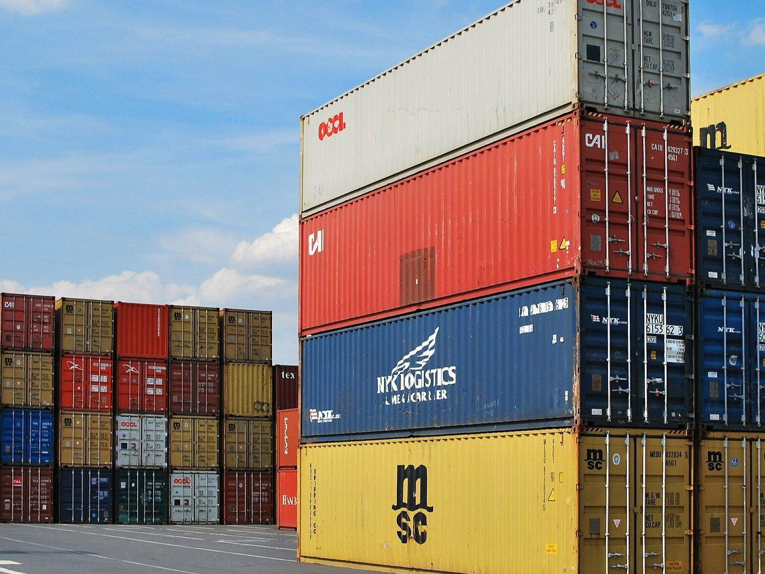 中国一带一路沿线货物贸易额达8245.5亿美元