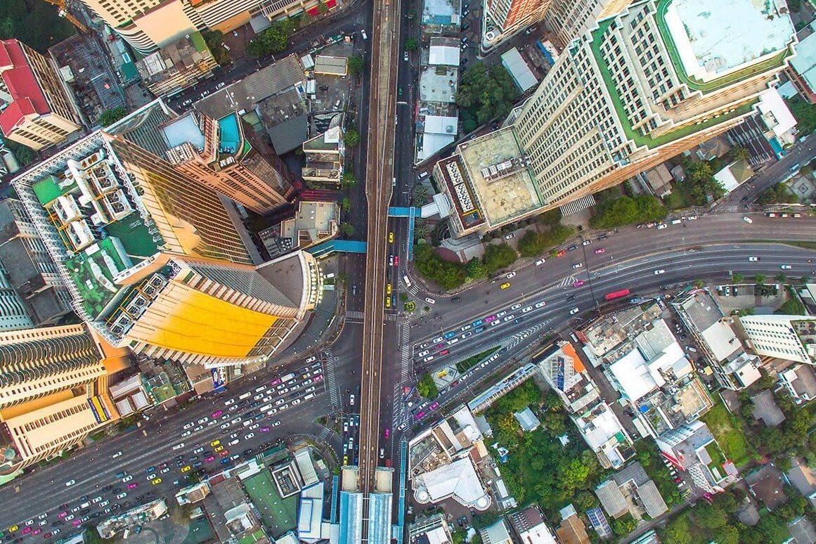 曼谷，泰国- 2017年4月21日：交通堵塞早晨，顶视图， Panaramic看法 编辑类照片 - 图片 包括有 乘客, 早晨: 104625621