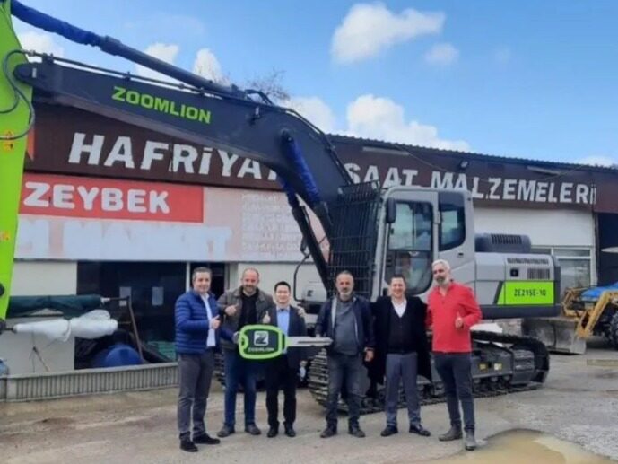 ZOOMLION Turkey delivered the first batch of E10 series excavators in