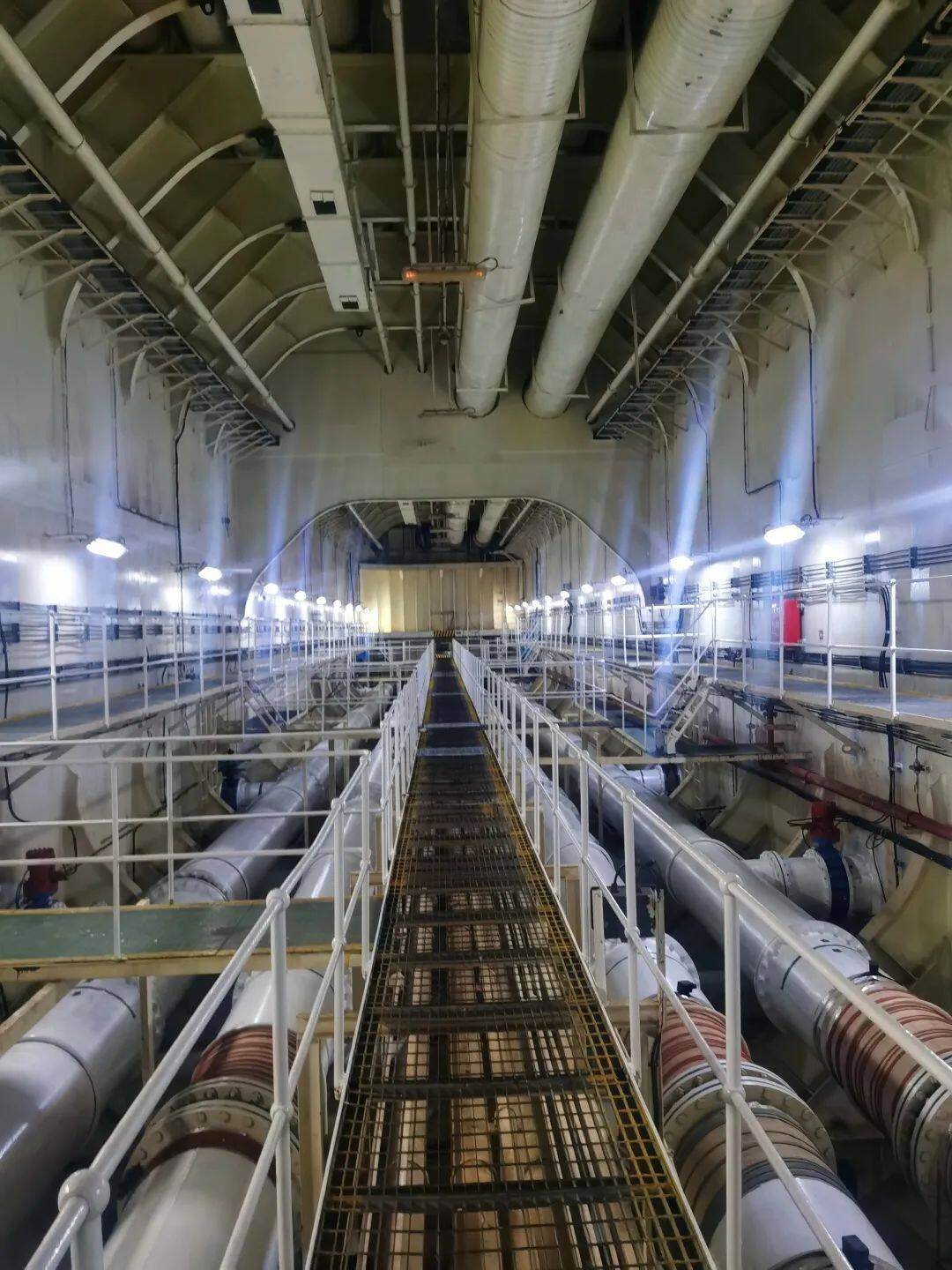 Construction of Asia's first deep-water aqueduct Haiji-1