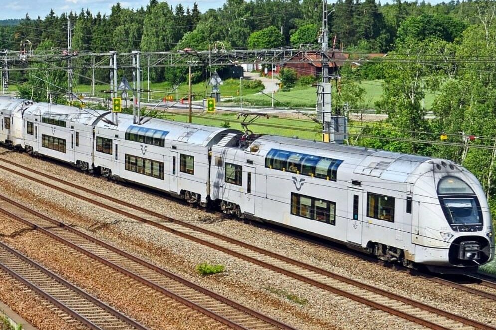 将提供25列zefiro express高速列车,并可选择增加15列列车