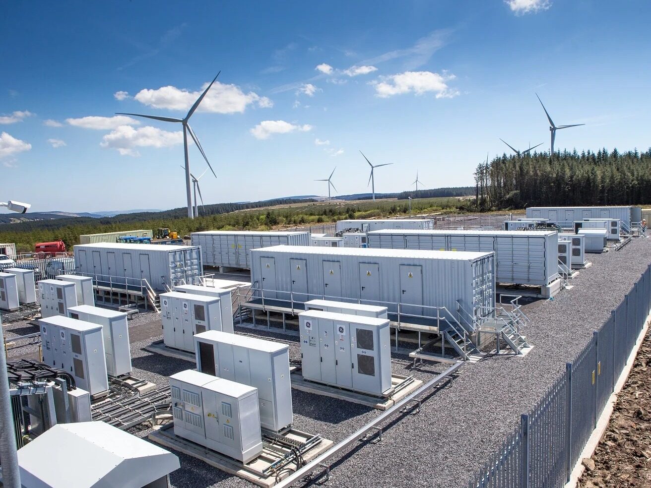 什么是锂电池储能?储能电站的工作原理和优缺点!