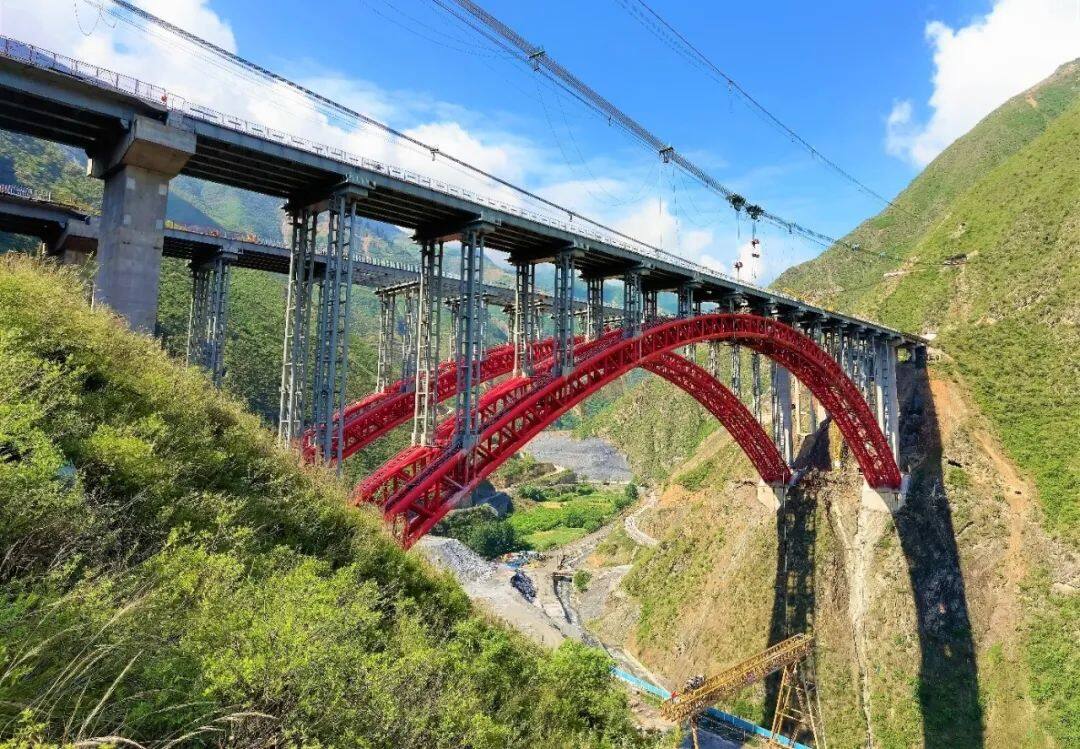 Gansu Wujiu Expressway Jianshangou Bridge successfully closed--Seetao