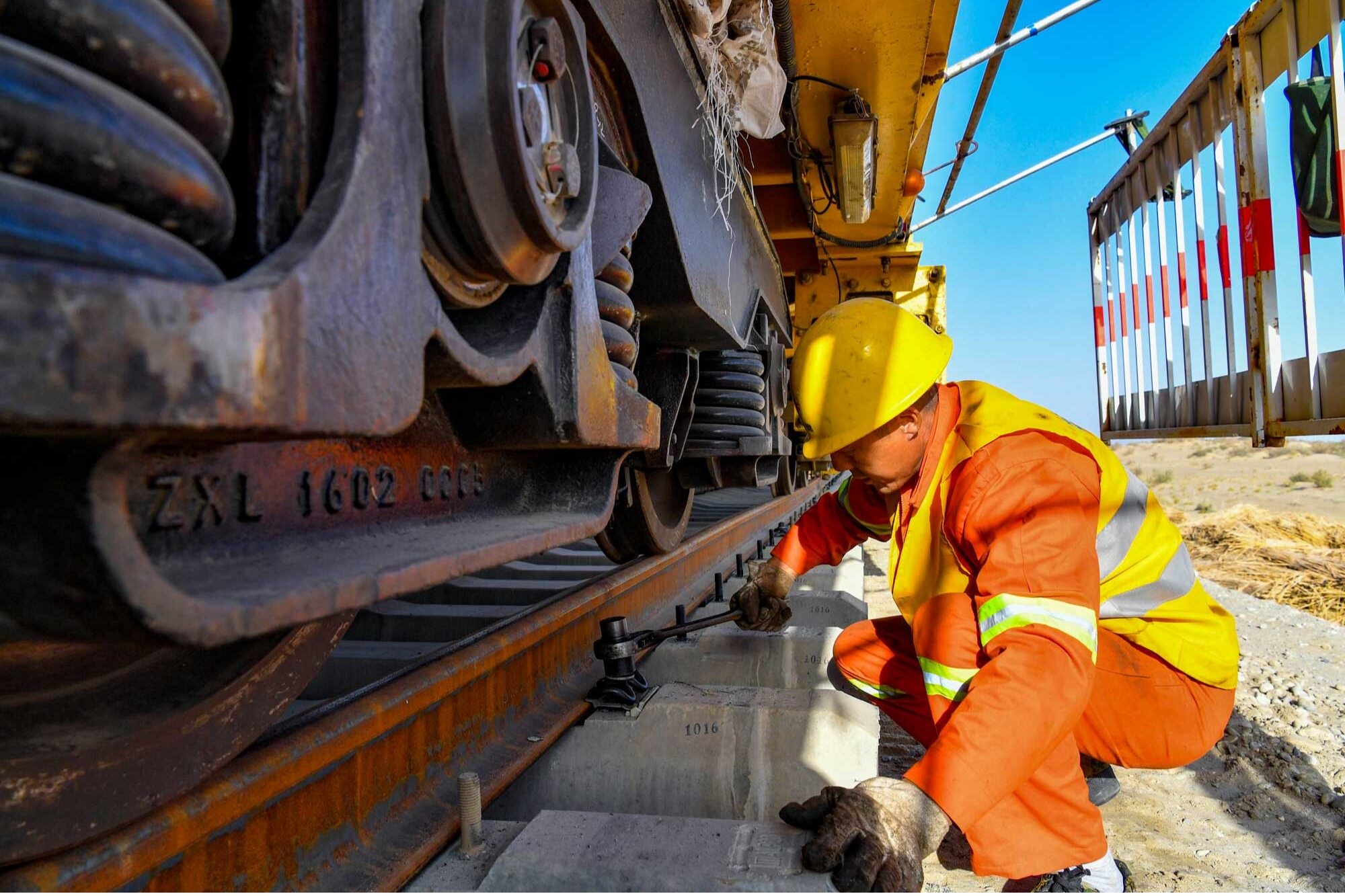 Xinjiang's fixed asset investment will exceed 900 billion yuan in 2022