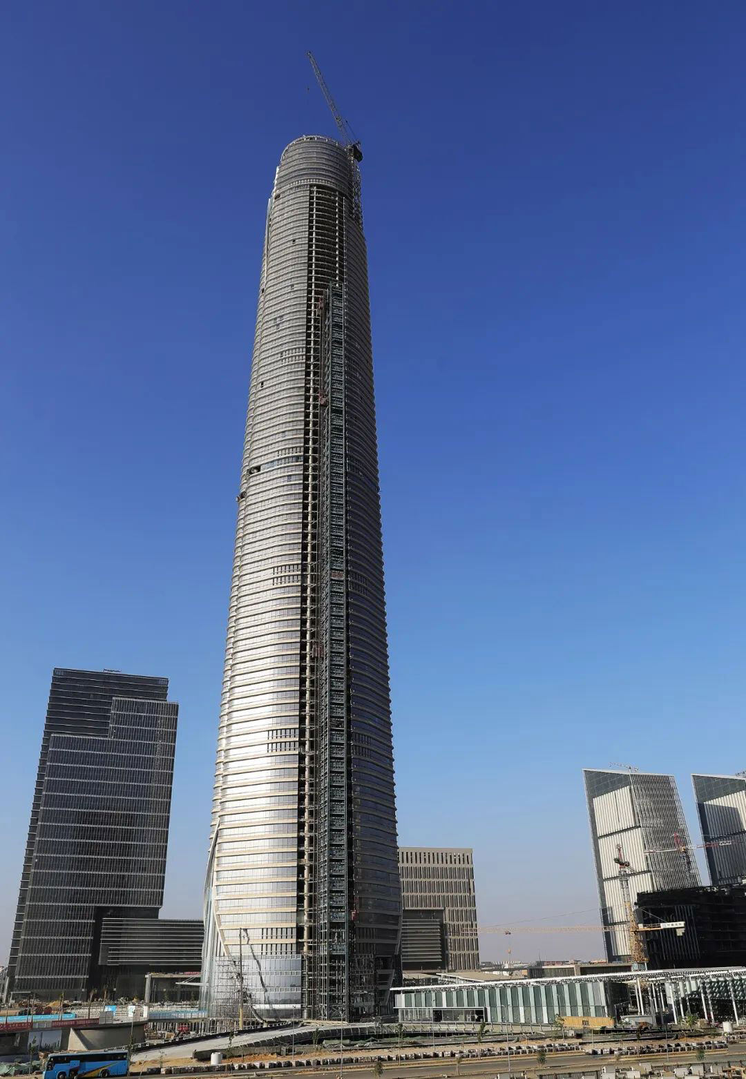 沙漠中的摩天高楼：埃及新行政首都中央商务区项目--见道网