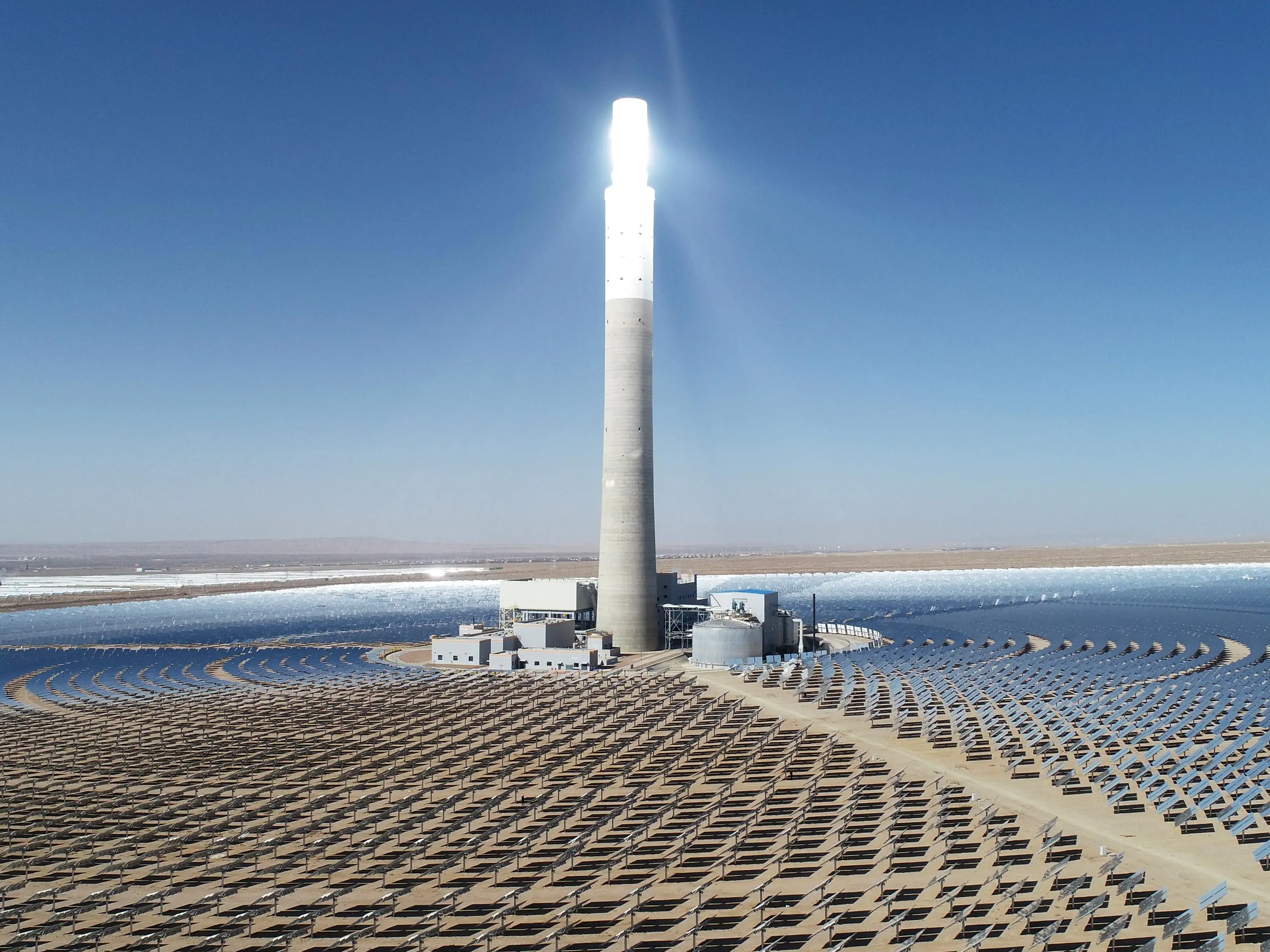 Башенная сэс. Concentrated Solar Power (CSP). Солнечные станции Дубаи. Tower Solar Thermal Power. Solar Thermal Energy.