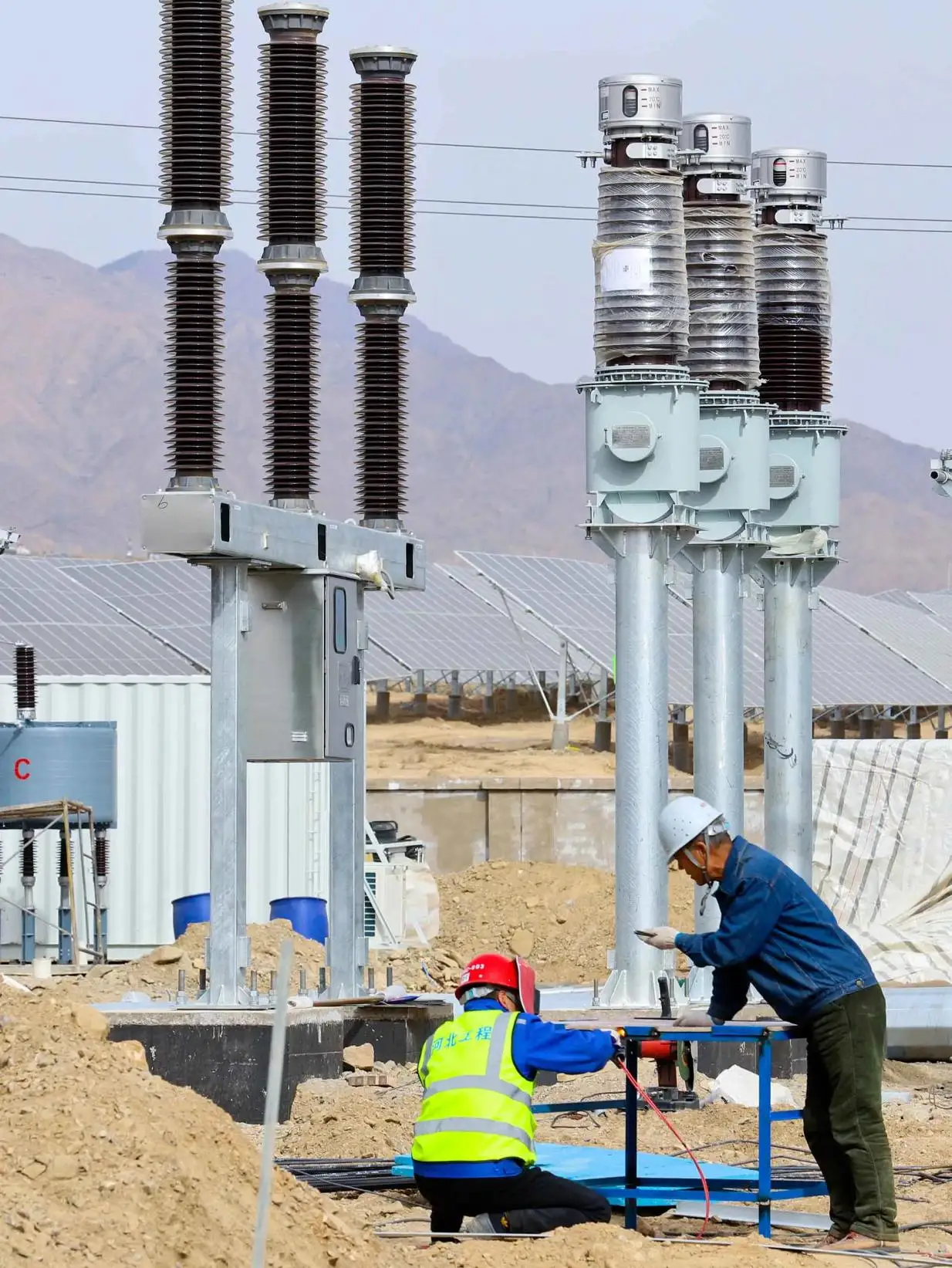 风光电大基地、储能设施成基建投资重点