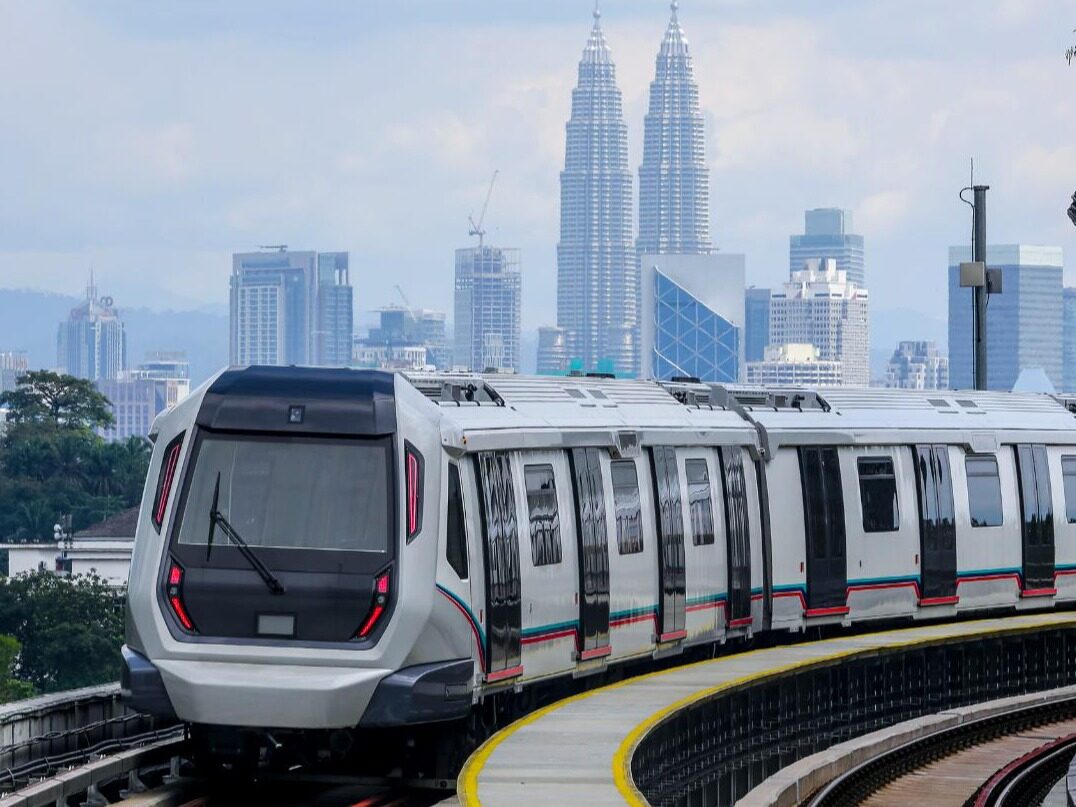 Куала лумпур поезд. Metro Kuala Lumpur Malaysia.