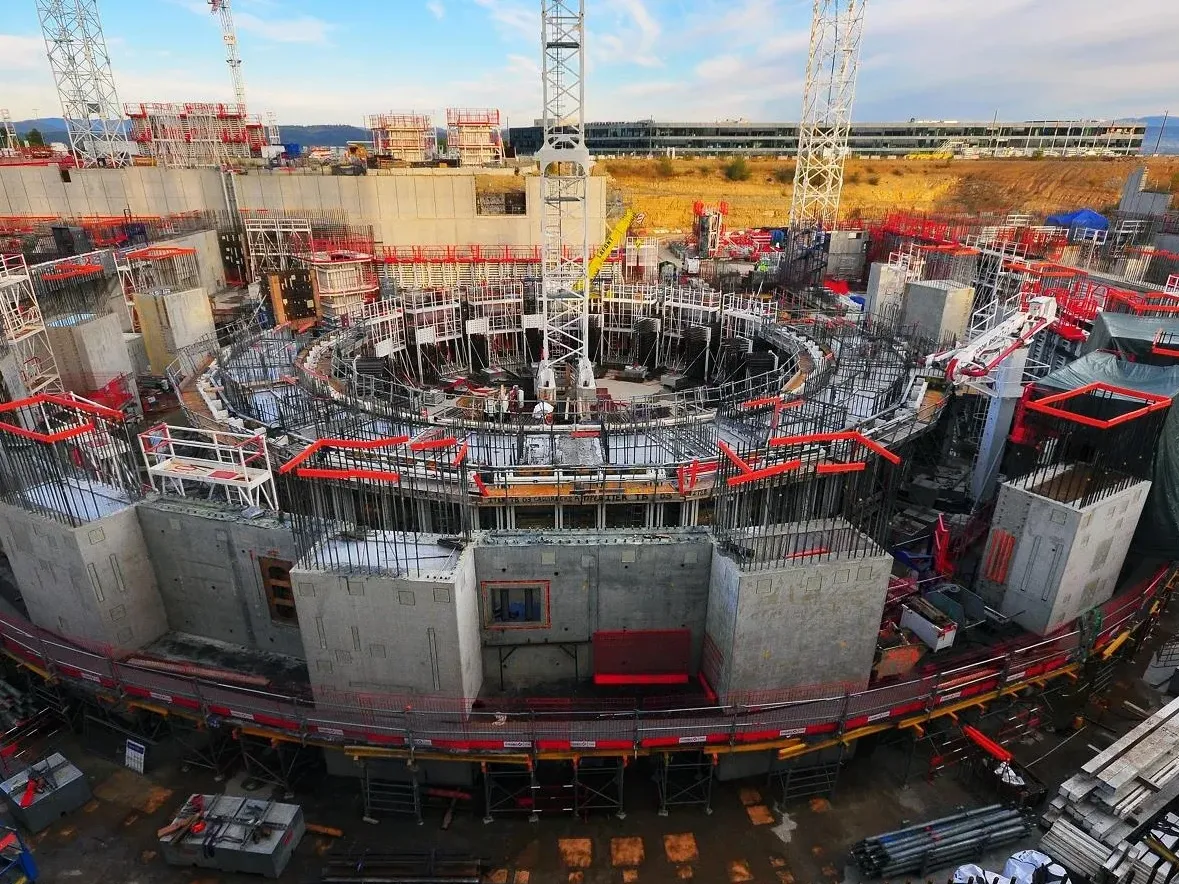 The Netherlands plans to build two new nuclear power plants--Seetao