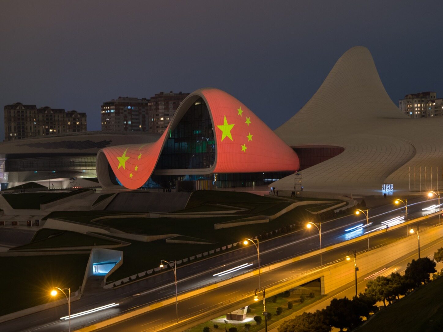 基建狂魔实力刷屏！央企累计承建海外重点基础设施项目数量过百--见道网