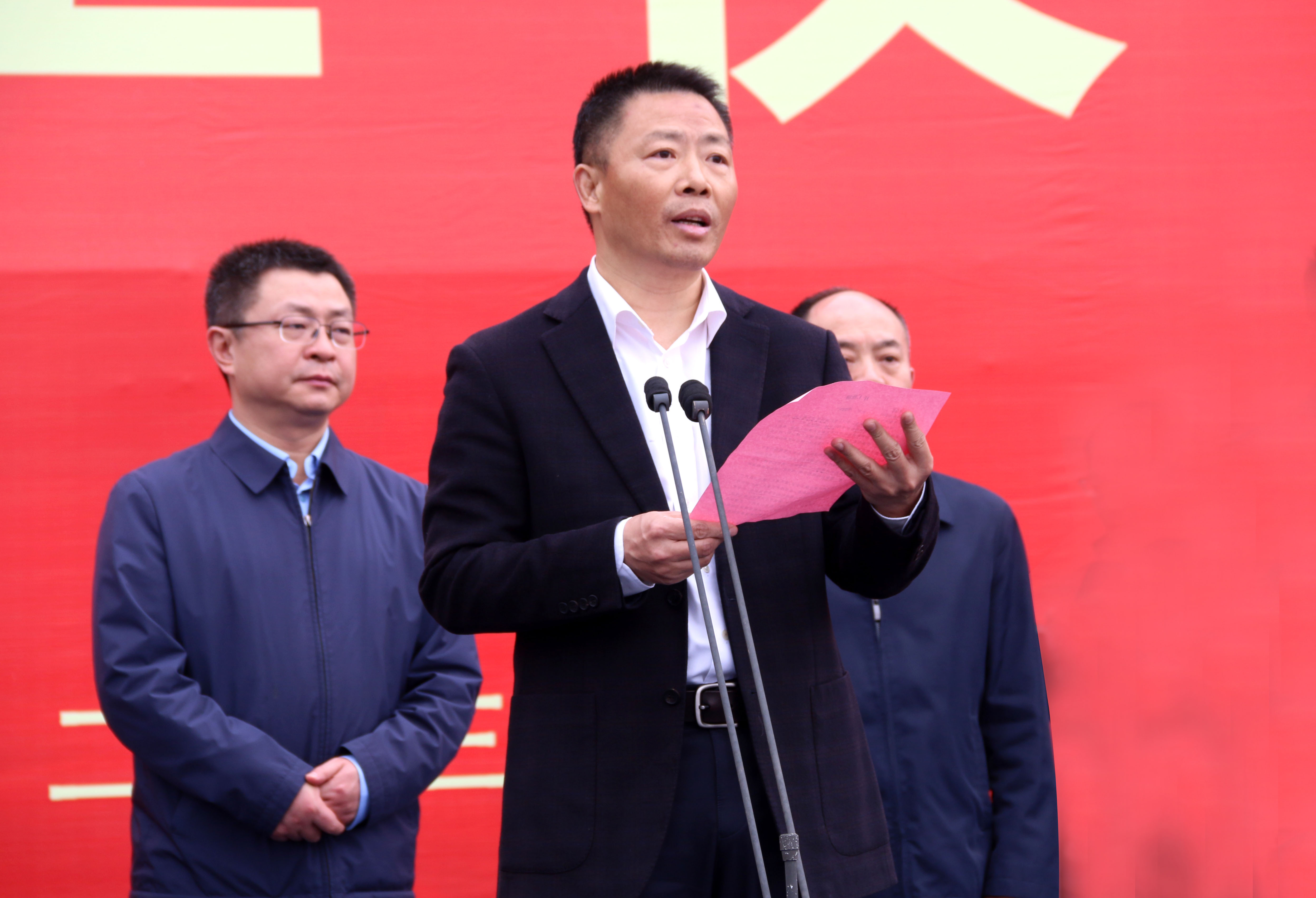 局长陈忠于,重庆两江新区党工委委员,管委会副主任皮涛,重庆庆市医药