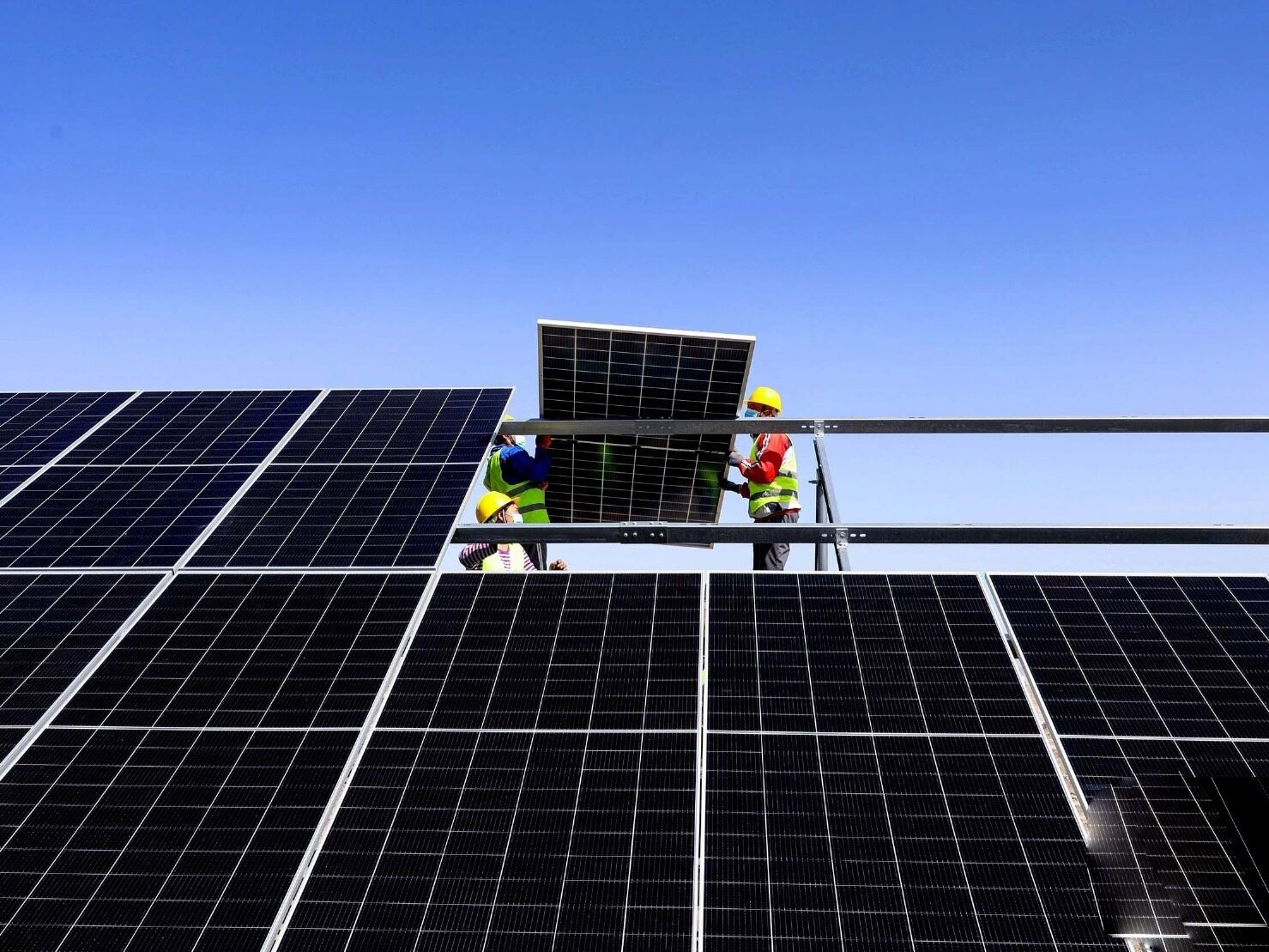 Focus on building photovoltaic bases in the desert Gobi--Seetao