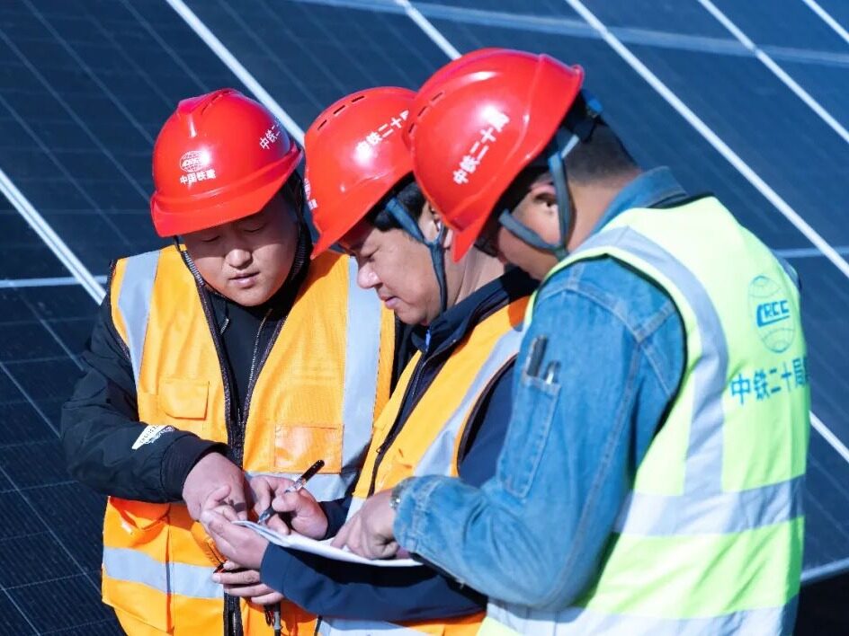Inner Mongolia Mining Area Holds Up Sun Umbrellas Seetao