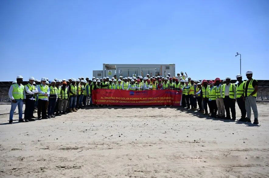 Full-capacity grid connection of UAE solar power station undertaken by  CMEC--Seetao