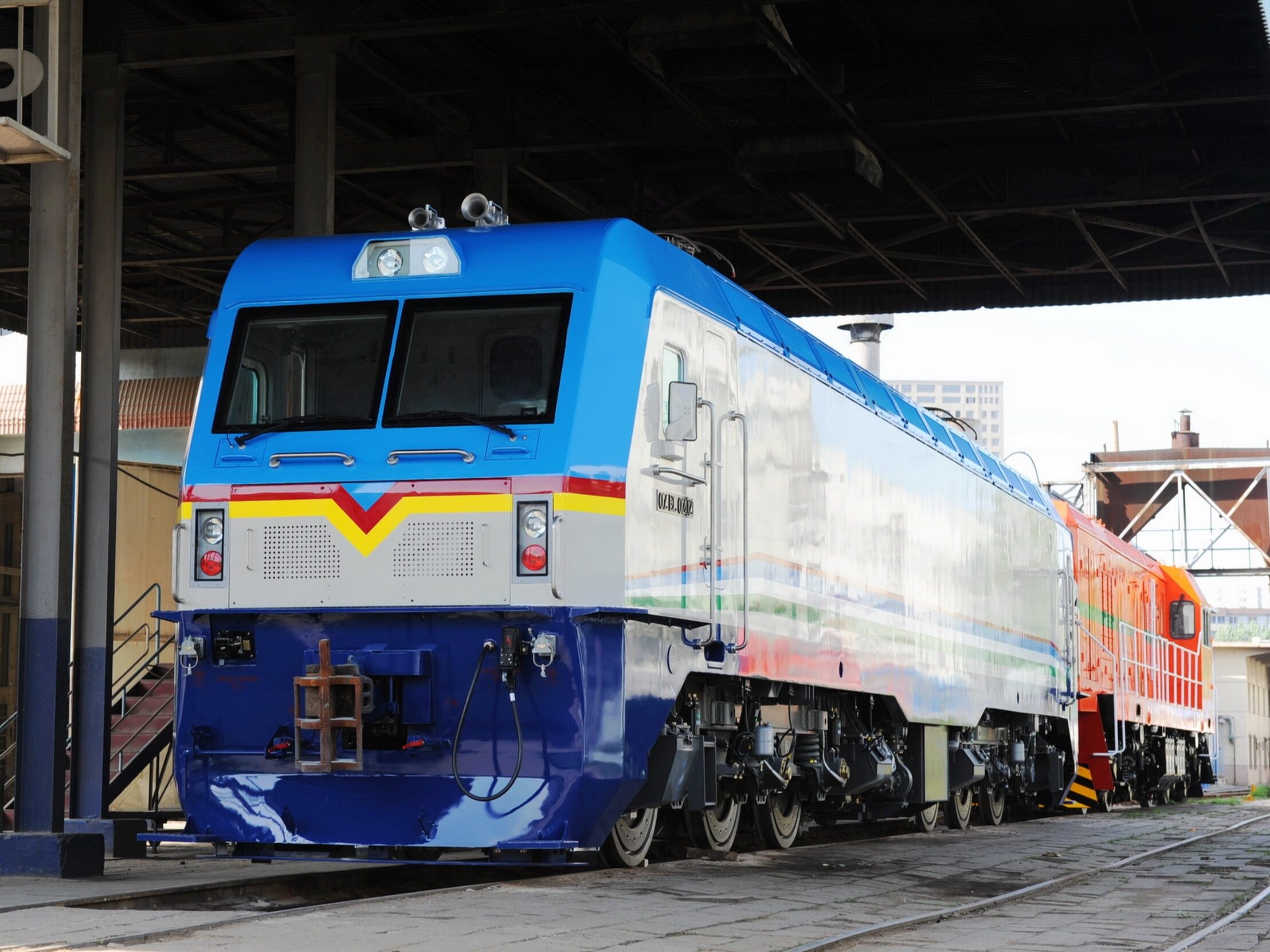 Train capacity. Электровоз Узбекистан. Логотип Uzbekistan Railways. CRRC locomotives for Uzbekistan. Railways Uzbekistan podvidnoi sostav.