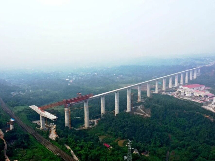 Huafu 8000 ton super large bridge successfully rotated!--Seetao