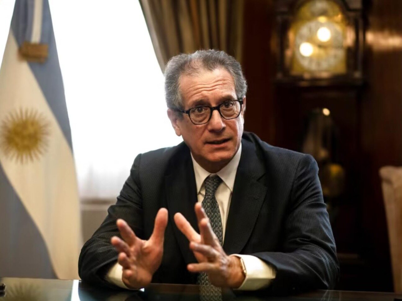 阿根廷央行行长米格尔·安赫尔·佩塞：阿根廷欢迎人民币国际化--见道网