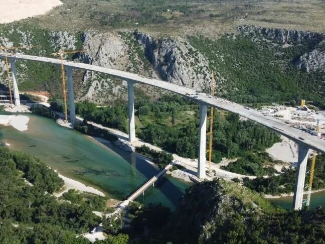 The main body of the longest bridge in Bosnia and Herzegovina is ...