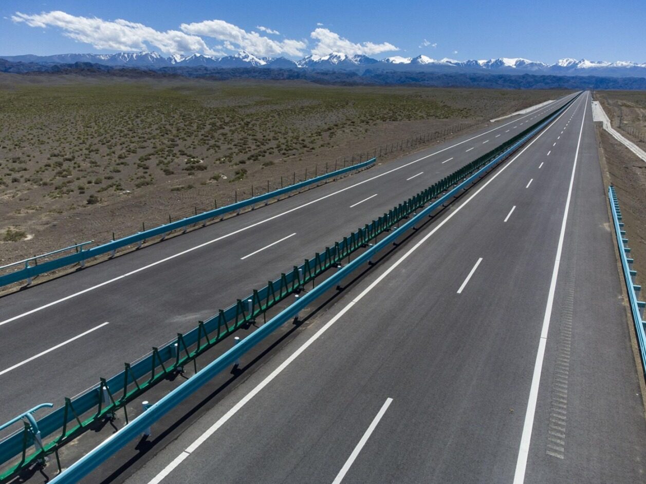 Xinjiang two sections and two freeways expansion project approved seetao