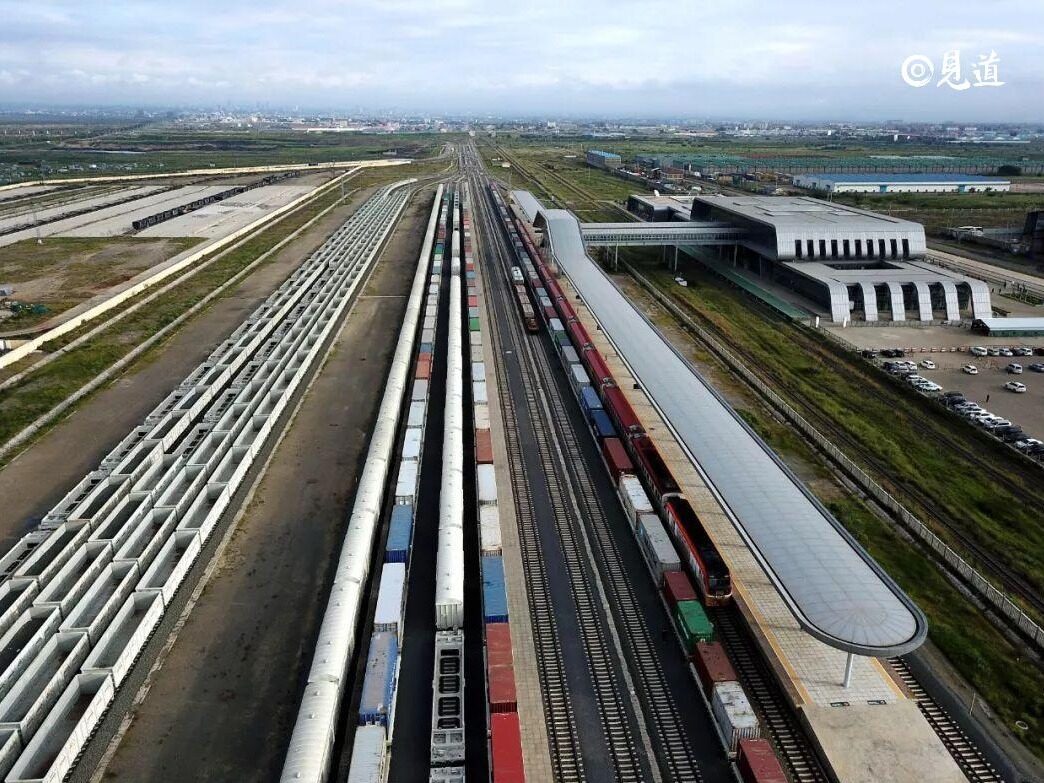 Железные дороги африки. Железная дорога Момбаса-Найроби. Поезд Найроби Момбаса. Кенийская железная дорога Китай. Китайская железная дорога в Африке.