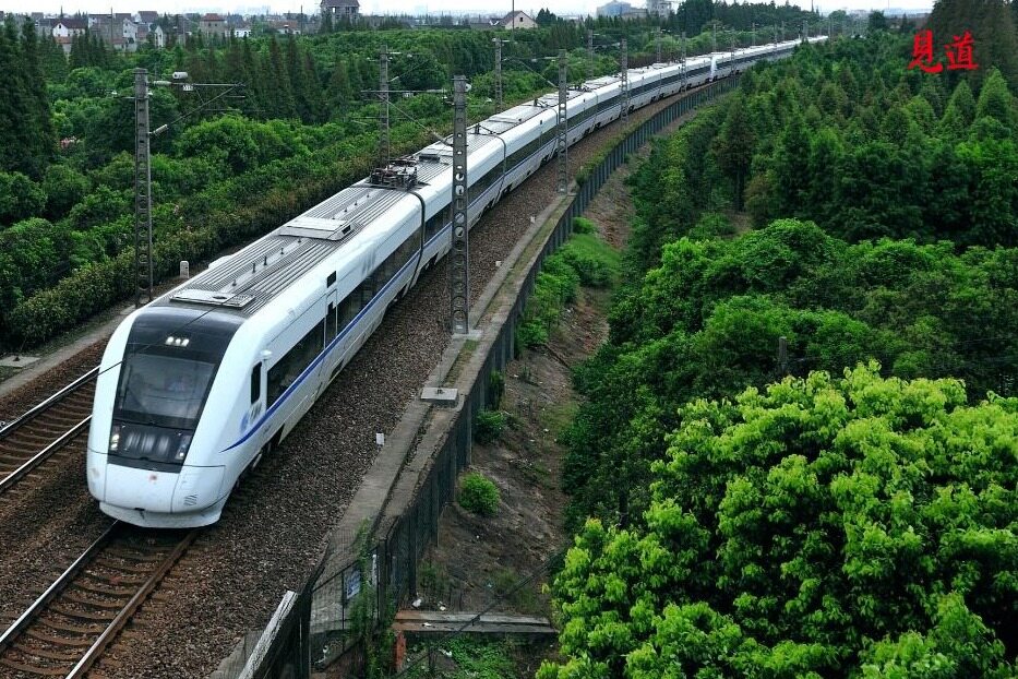 Construction of Pingliang Section of Pingqing Railway officially ...