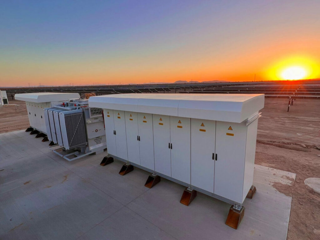 车载式UPS储能锂电池有哪些特点？【海芝通锂电池定制厂家】