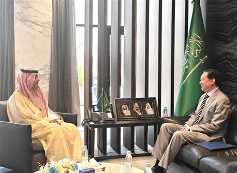 Ambassador Chang Hua Meets with Saudi Housing Minister Majid Al-Hogail