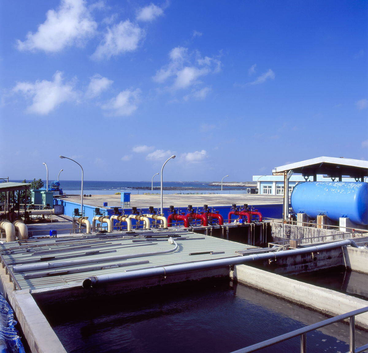 世界第一大海水淡化国:地下水储量可用320年,却拼了命淡化海水