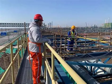 油气工业管道图片-具有强大HDR处理效果的油气工业管道素材-高清图片-摄影照片-寻图免费打包下载