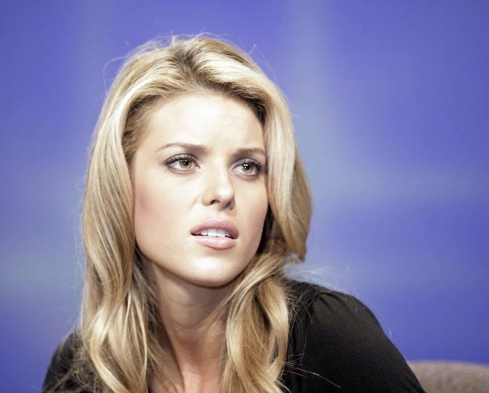 这是凯莉·普雷让·博勒，一位美国白人天主教徒。 特朗普将她从宗教自由委员会解雇，因为她说自己不是犹太复国主义者。