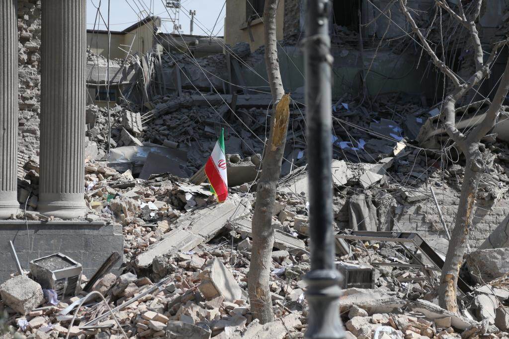 列国鉴丨记者观察：伊朗战事招致多重压力特朗普政府或寻机退出-新华网